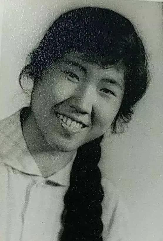 大辫子姑娘