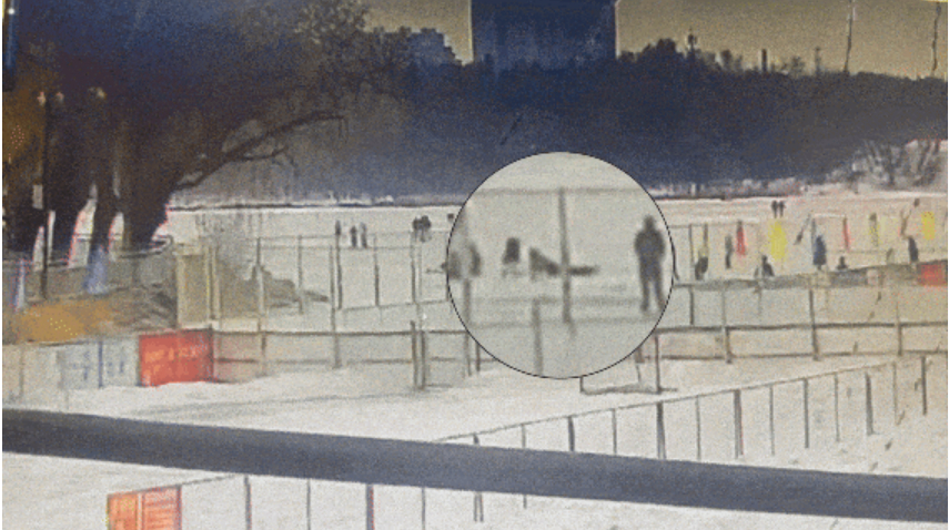 【#武警回应休假时救起坠入冰窟父子#：“这是我的本分” 】#休假武警勇救坠入冰窟