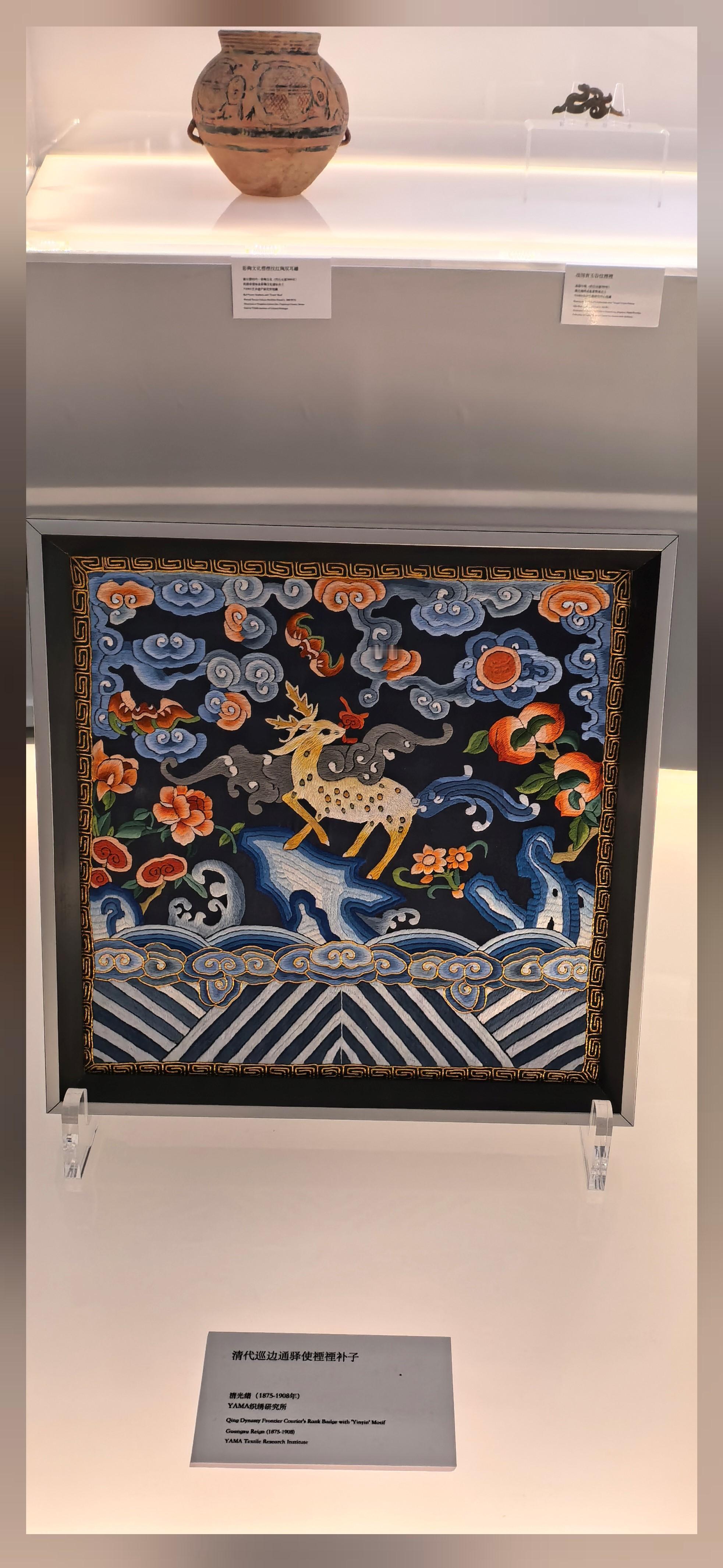 镜头里的青春永不褪色 央美毕业展上的数字艺术总是充满惊喜，今年有件作品用算法把四
