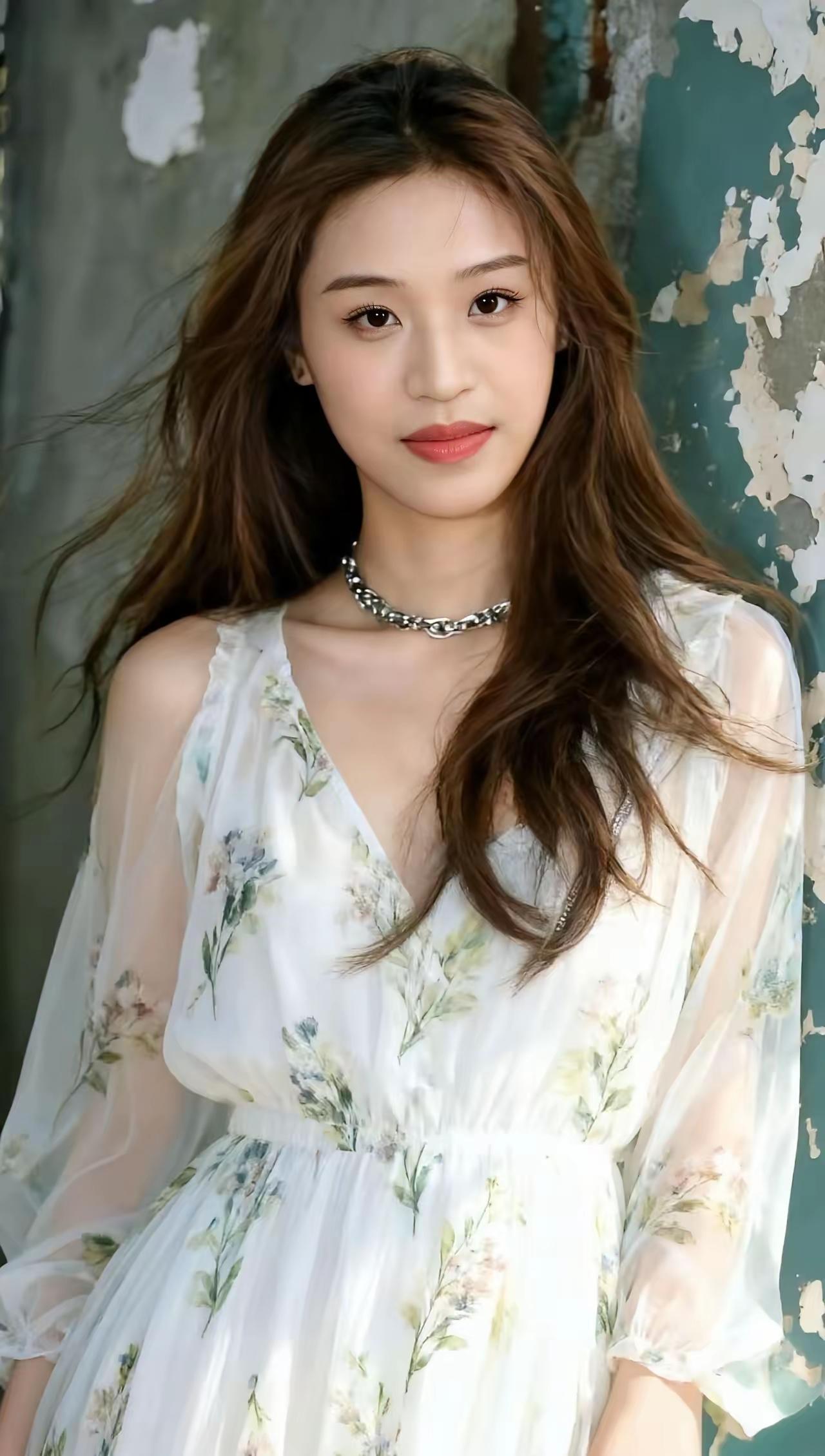 幸福不该用时光的长短丈量。只要曾经真正爱过，余生便不会再惧怕孤独。