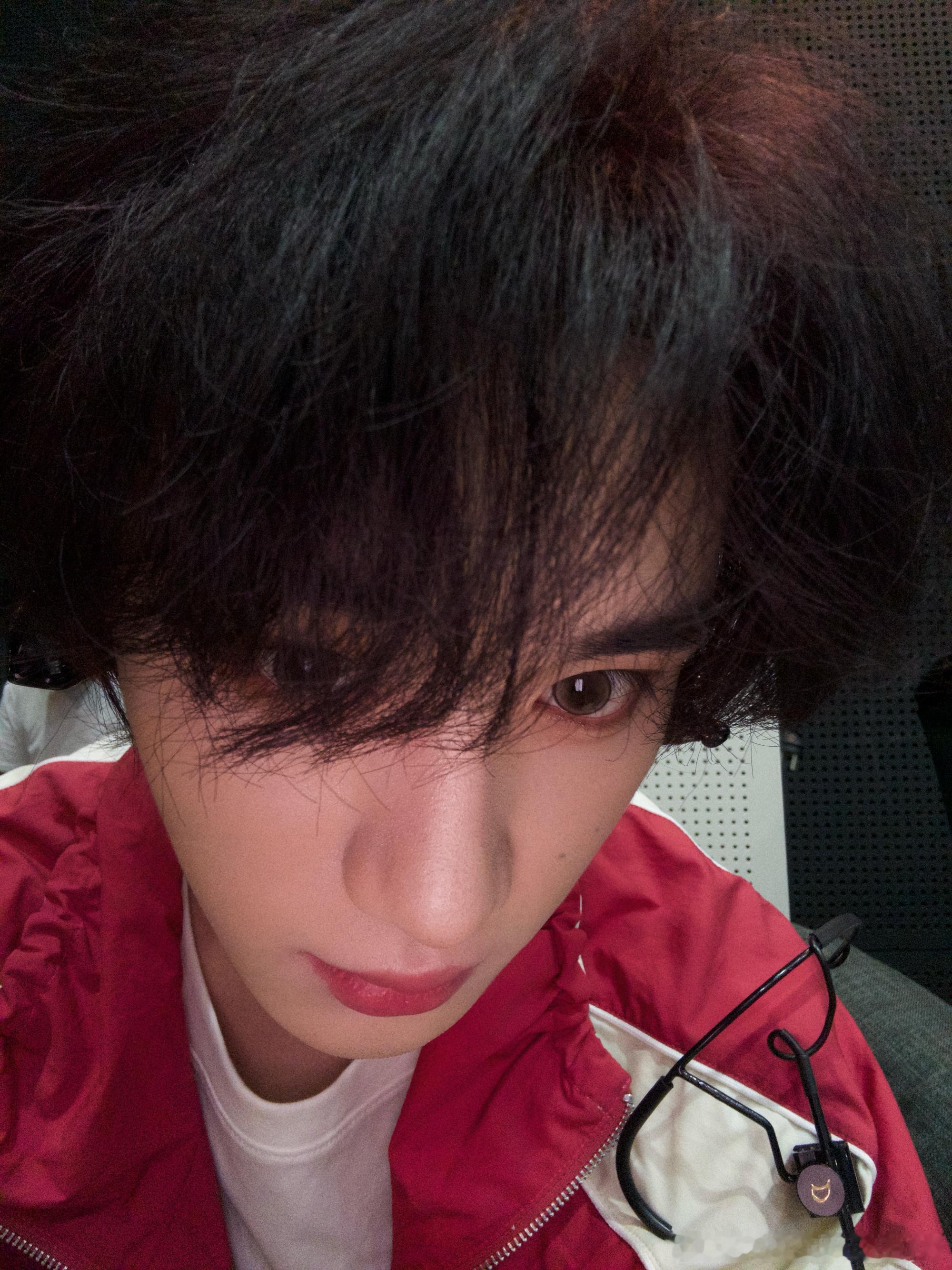 时代少年团突袭直播时代少年团直播时代少年团上海演唱会联排  丁程鑫微博更新！能看