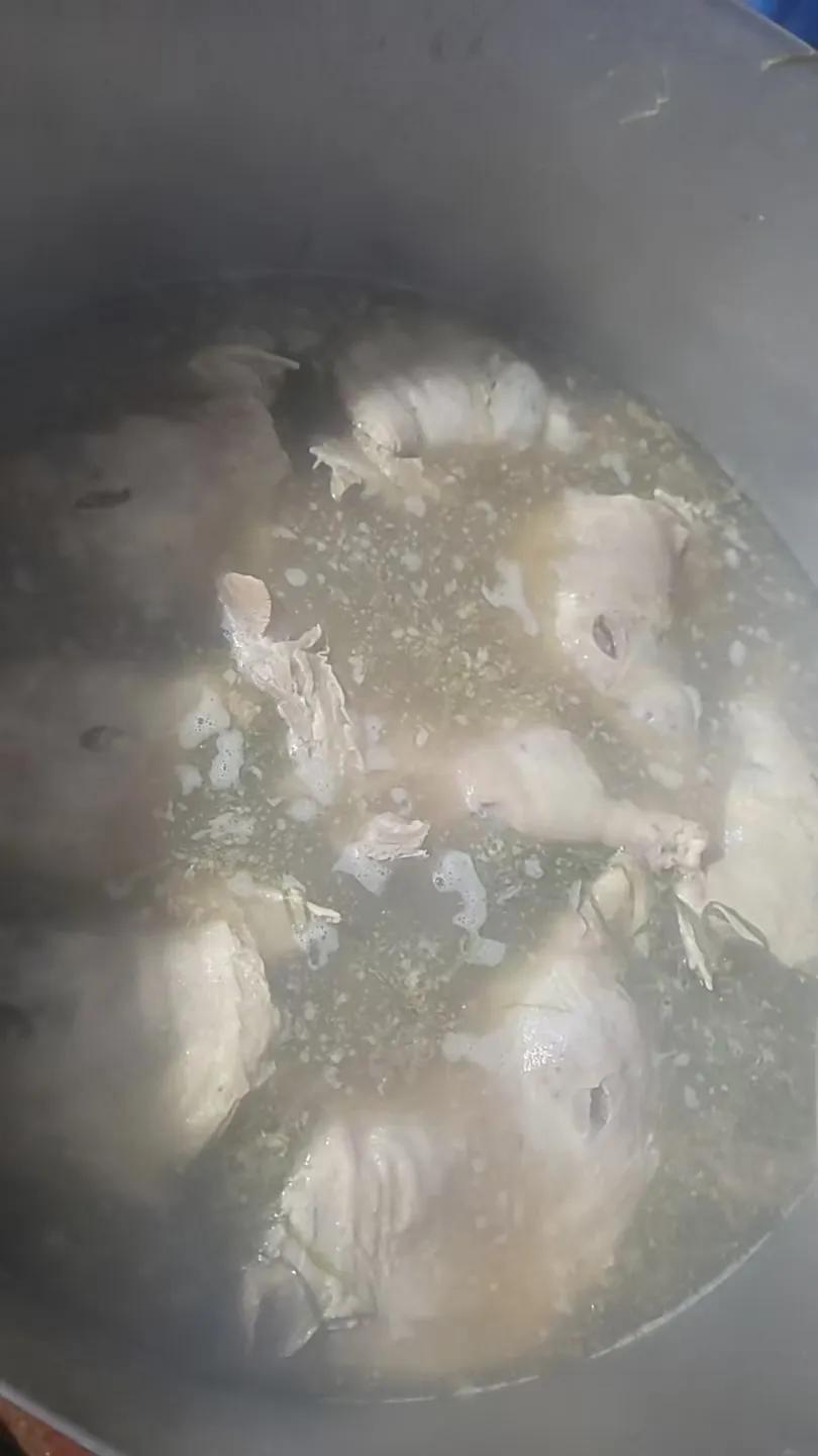 ------

煮羊肉从生到熟的全过程

首先，我们要准备好新鲜的羊肉。新鲜的羊