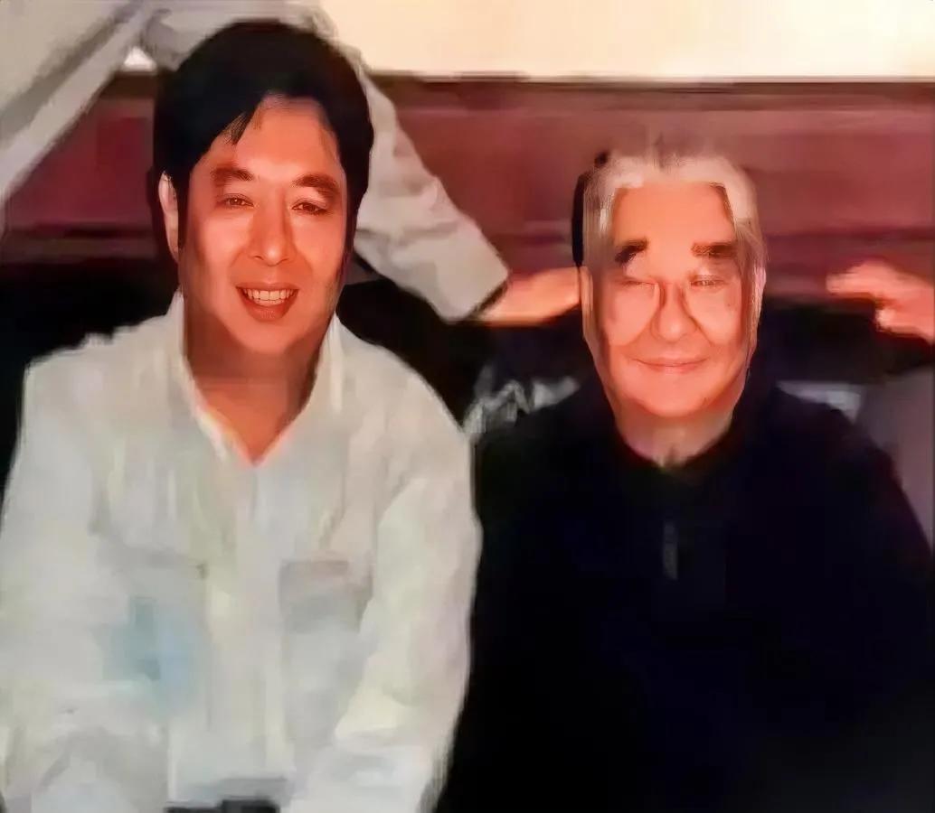 今天刷热搜刷了个寂寞，倒听见个“没声儿”的事儿——韩培信的儿子在南京走了。

没