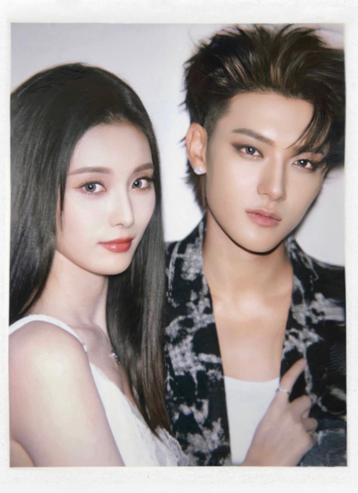 黄子韬徐艺洋撕拉片也不肯放弃右脸 哈哈哈哈两个人对右脸的执着 ​​​