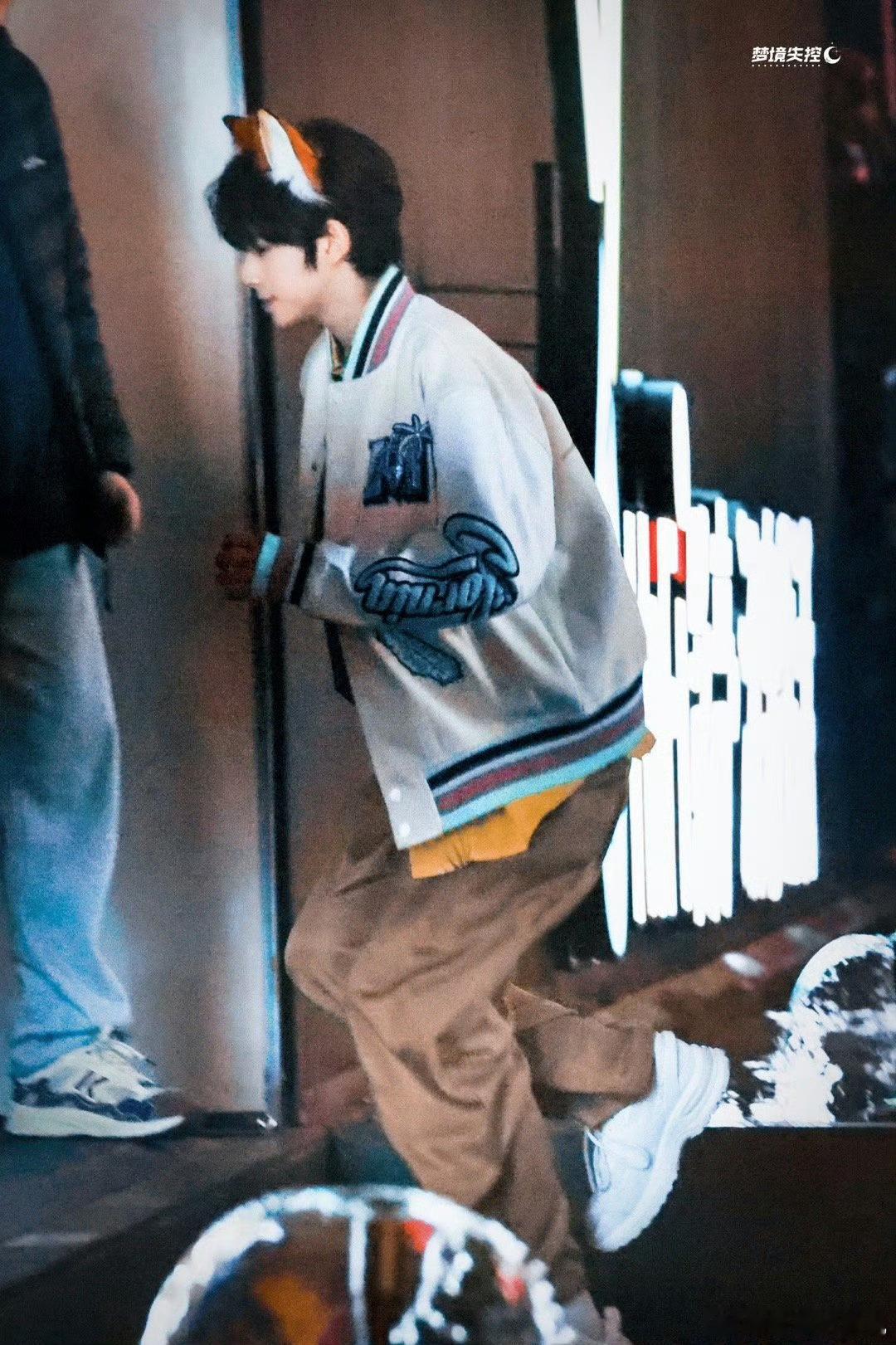 陈浚铭狐狸警官好帅的狐狸警官 期待这个门面ace陈浚铭🥰