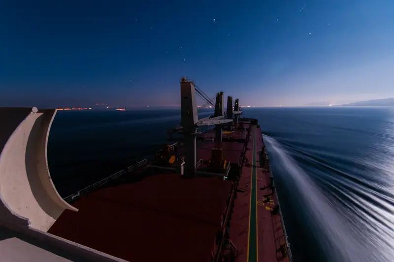 新年第一天，天津港迎来大惊喜！载着约6600吨智利车厘子的“以星伊比利亚”轮靠岸