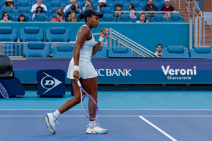 WTA迈阿密站：高芙复仇科恰雷托，晋级女单第二轮