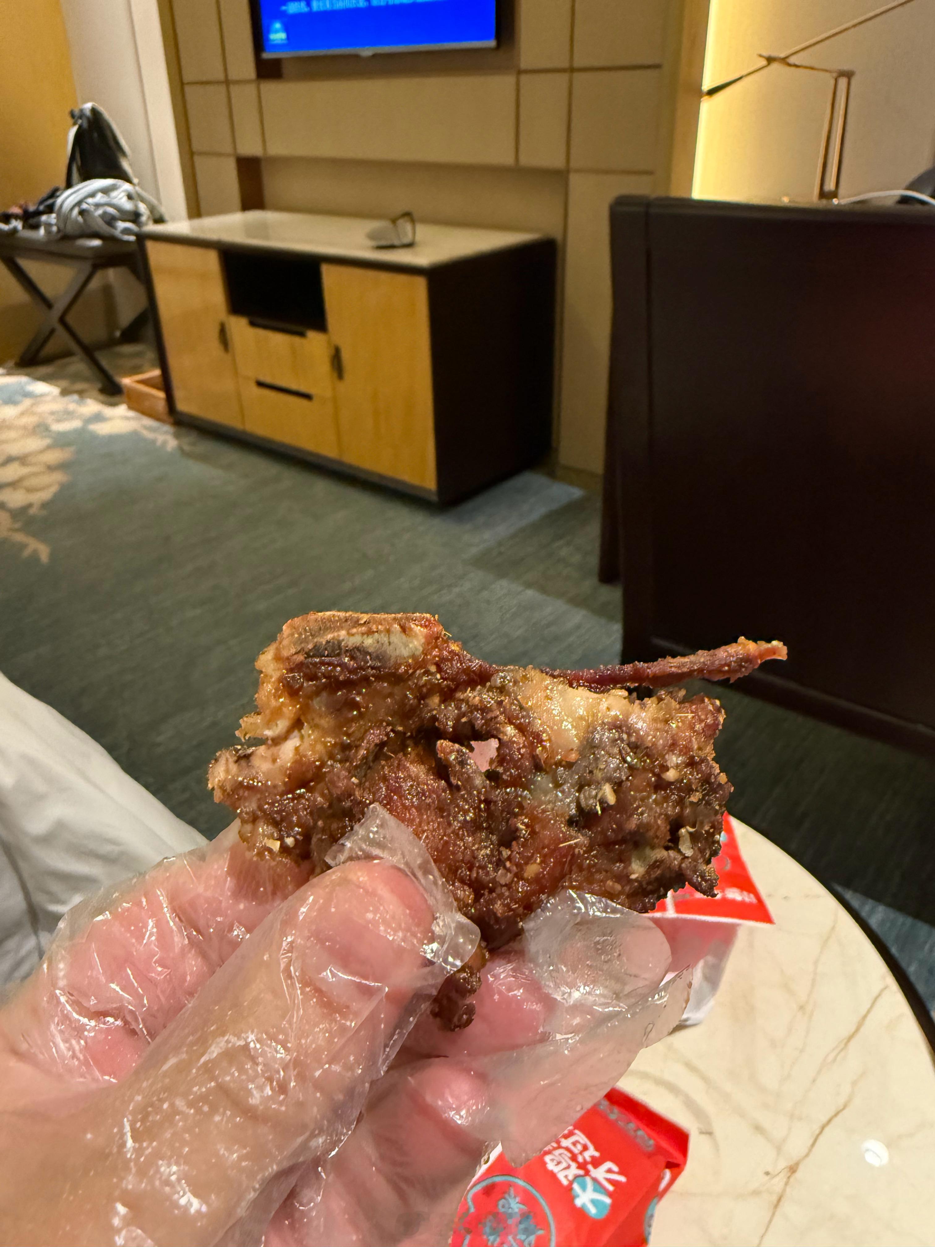 终于吃到了沈阳鸡架，虽然是点的外卖，不管他是否正宗，反正在沈阳吃的，它在我心目中