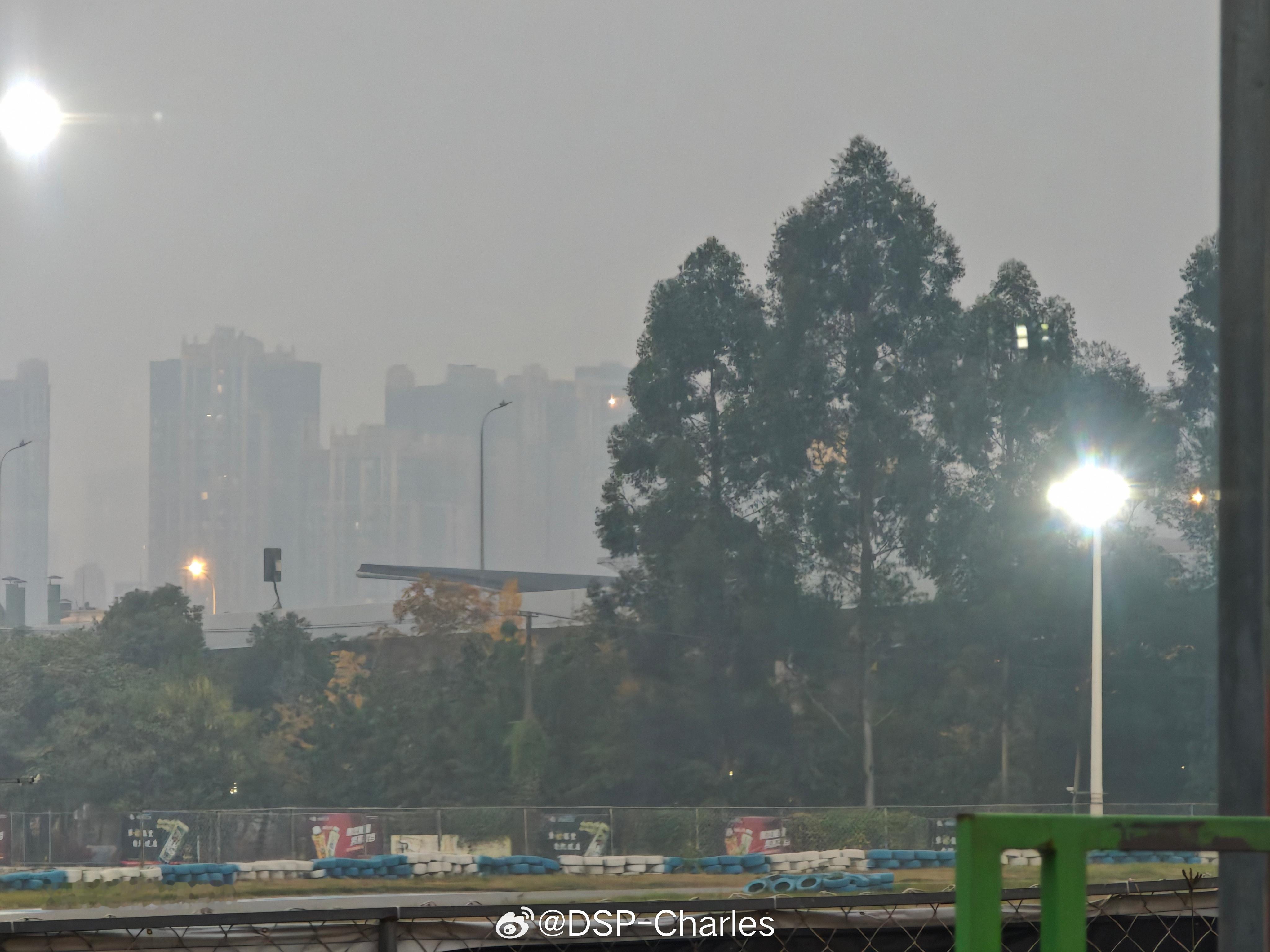 跑1.6km的超长赛道，傍晚阴雾天，胎温上不去。不过第一次来，直接拿下周榜Top
