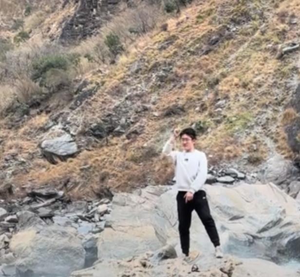 悲痛！在虎跳峡落水的29岁男子遗体被找到了！他是山东枣庄人，之所以去云南是和女友