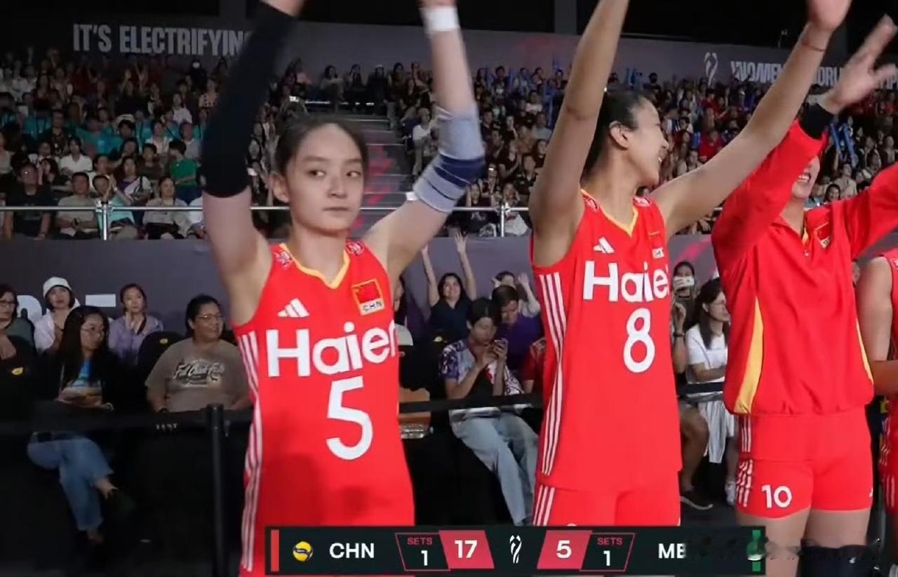 这才是我们熟悉的中国女排啊！墨西哥女排第三局终究还是现出原形了！第三局中国女排终