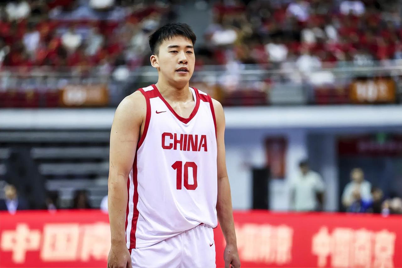 中国男篮未来之星王俊杰太谦虚了！在今天的热身赛中国男篮82-78险胜FMP拉德尼