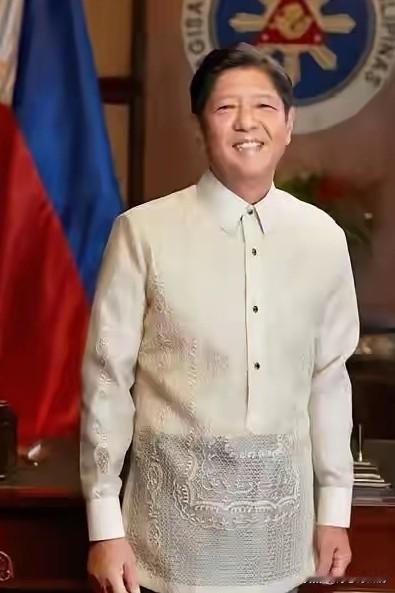 联合早报今天报道：中国官媒《人民日报》发文批评并质问菲律宾：“侵犯邻国利益时毫无