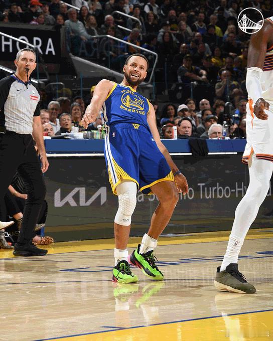 勇士最终有惊无险拿到一场胜利终结了两连败的颓势。勇士上半场的表现，为他们的胜利奠