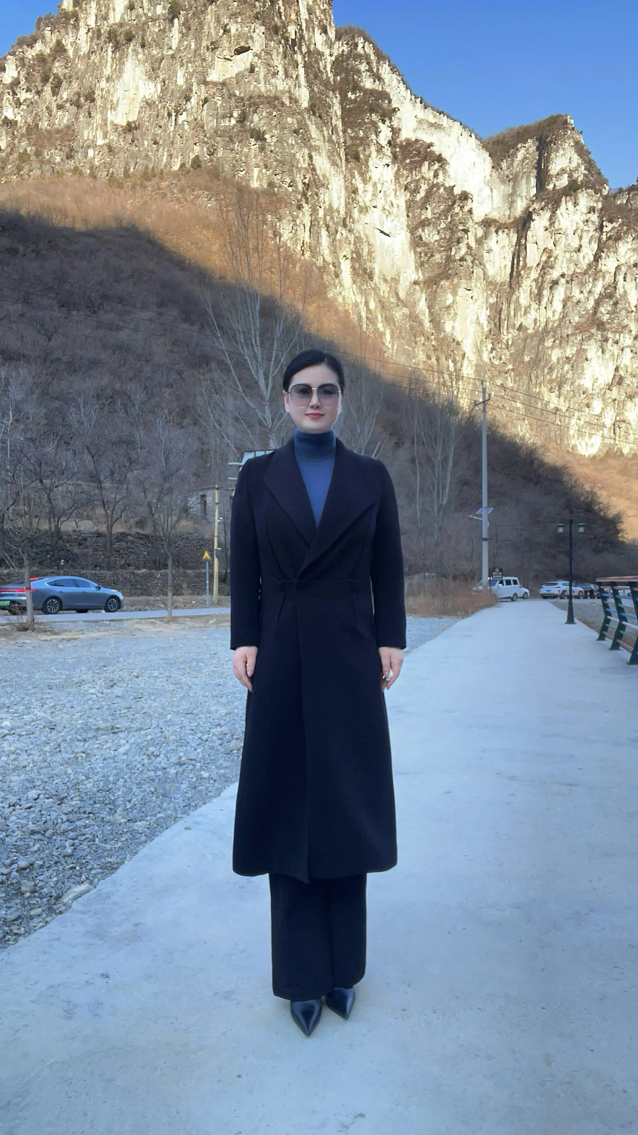 随着岁月的悄然流逝，我们渐渐领悟到，生活不仅仅是自我的旅程，更是一份沉...