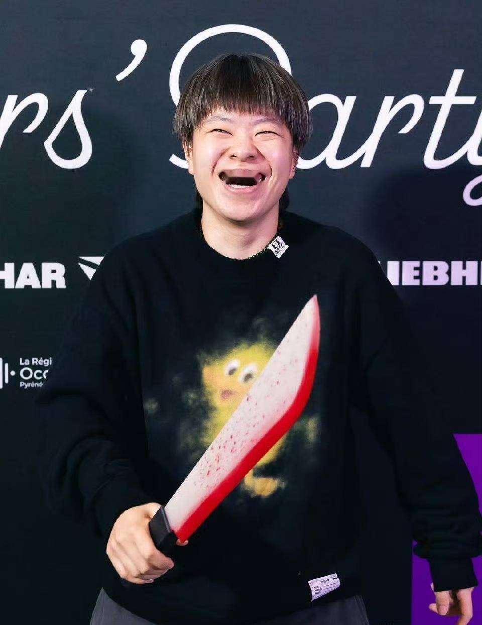 比赛之前先过个"惊魂"美妙的万圣节🎃吧[笑哭]！
在我们昨晚酣睡的时候，远在蒙