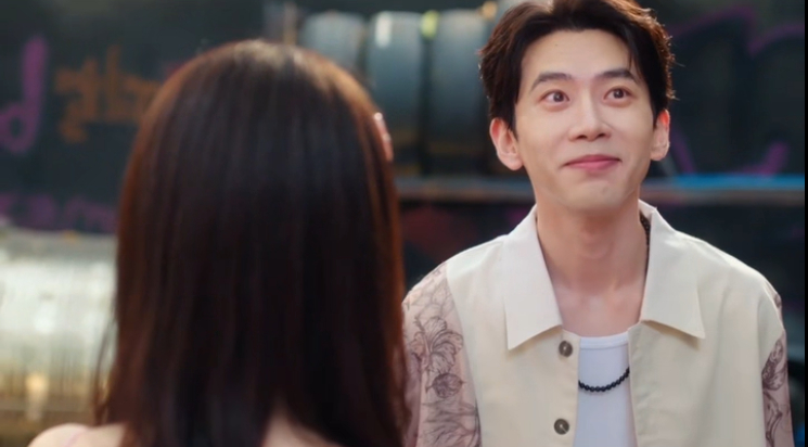 费启鸣好厨子张口就是一顿饭 费启鸣在《双轨》里简直是CP界的米其林大厨！随口一句