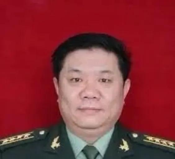 1985年，老山前线，17岁战士顾克路，被越军炮弹炸成“两截”，副连长孙兆群大喊