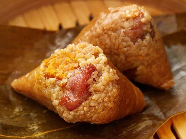 🎉🎉🎉【现煮现包粽子】
让你吃到的是真正新鲜的味道！👌👌👌我们采用最