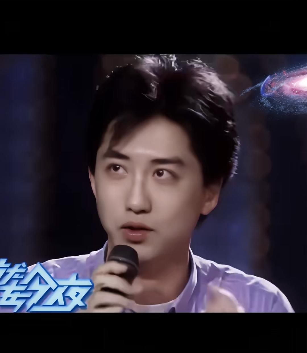 他长的这么帅气，前妻也很漂亮！
只是为啥生的孩子这么一般，甚至孩子身上看不出来一