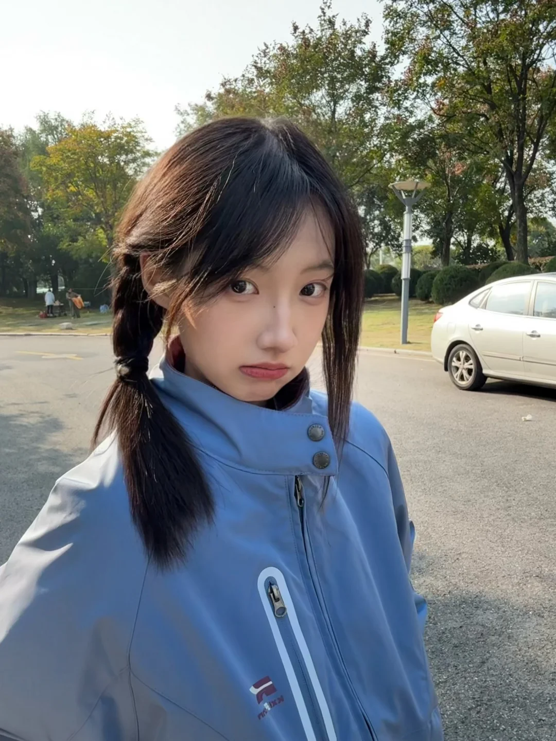 恨你即兴的誓 你根本不懂承诺的重 你乱说