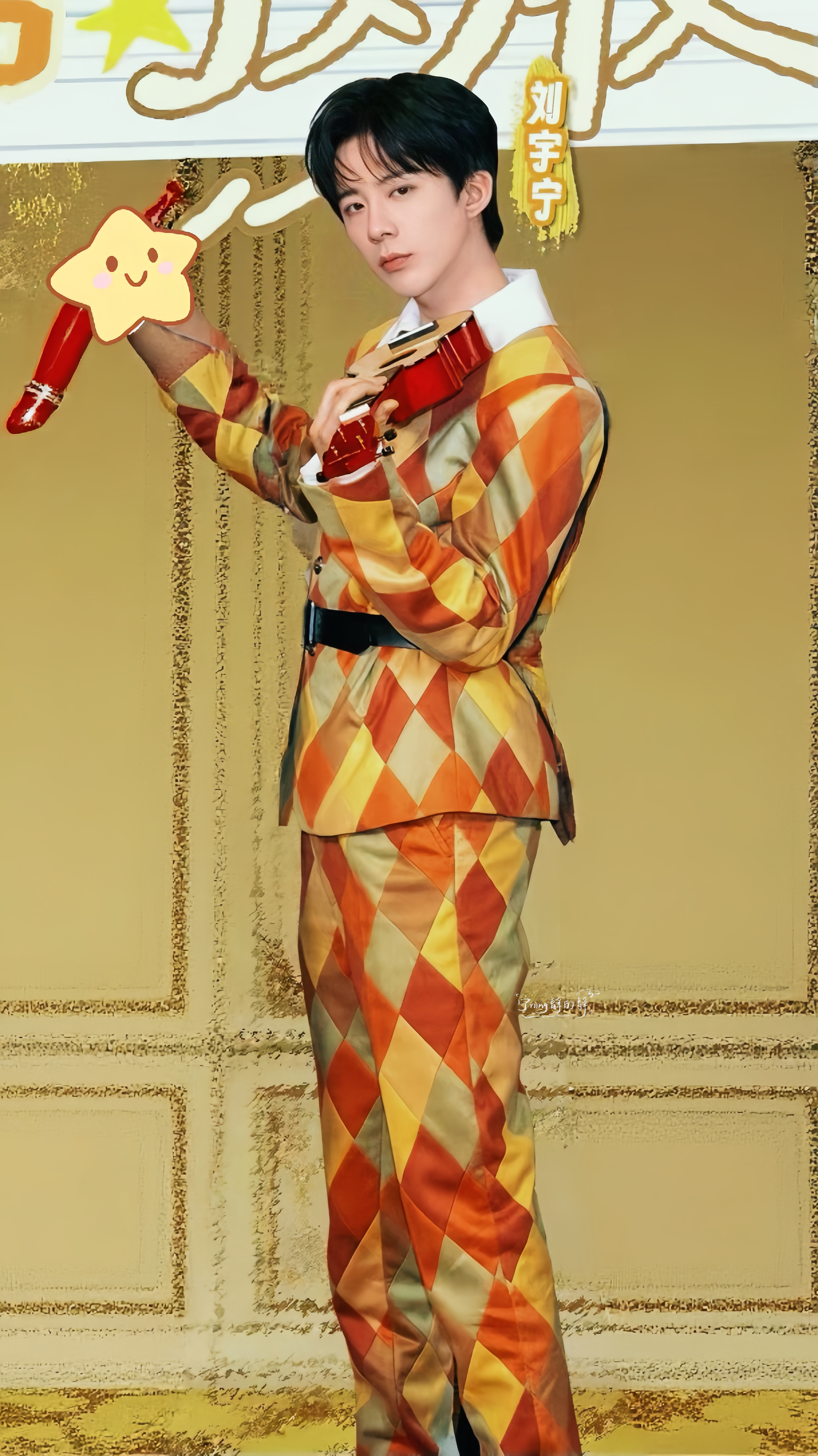 毕加索《哈勒昆（Harlequin）》哥哥真是美如画啊～今日份的逃出画框游戏，无