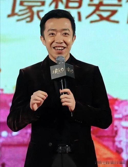 觉得李菁太象去世的电影老艺术家刘江了[呲牙]