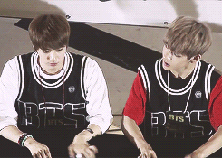 当然要出现 爱是多美好的事情呀 