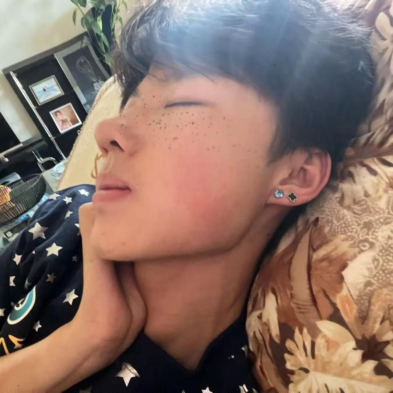 全世界美商为零，唯我不变