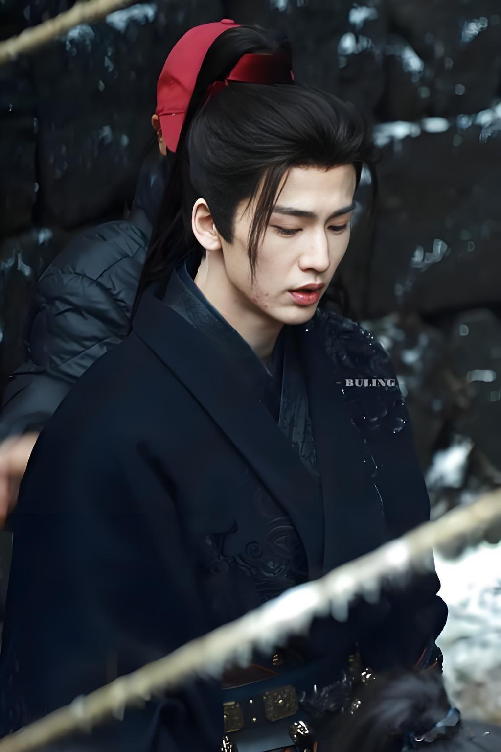 原来年是这样过的，

《逐玉》里言正这一句话，

初听一蒙，再细一品真的是替他感