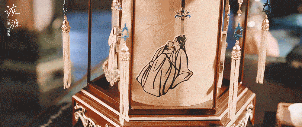 迪丽热巴 《白日提灯》贺思慕 / 动图▷EP19-01 牛角包+墨绿-漂亮走马灯