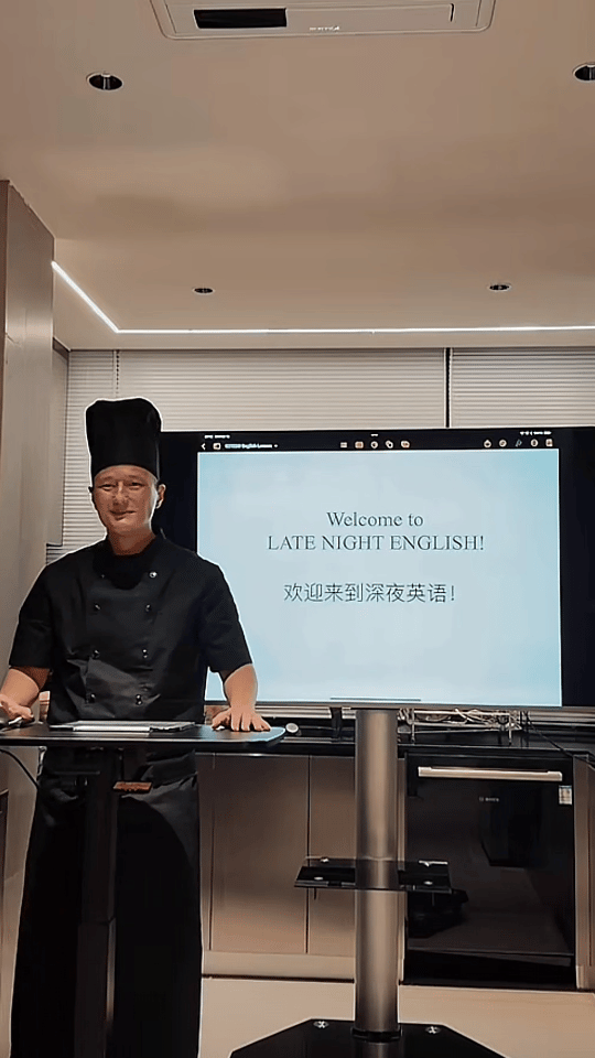 徐冬冬尹子维情人节是这样过的 徐冬冬尹子维这个情人节的打开方式有点意思啊，直接把