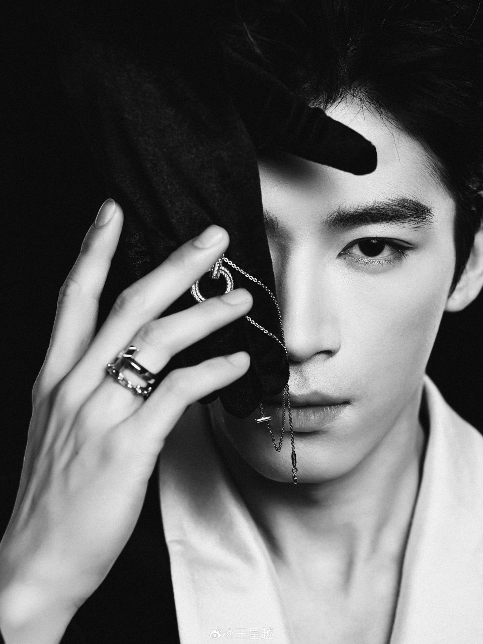 王星越 x Tiffany今日出席Tiffany三里屯开幕活动品牌大使王星越，一