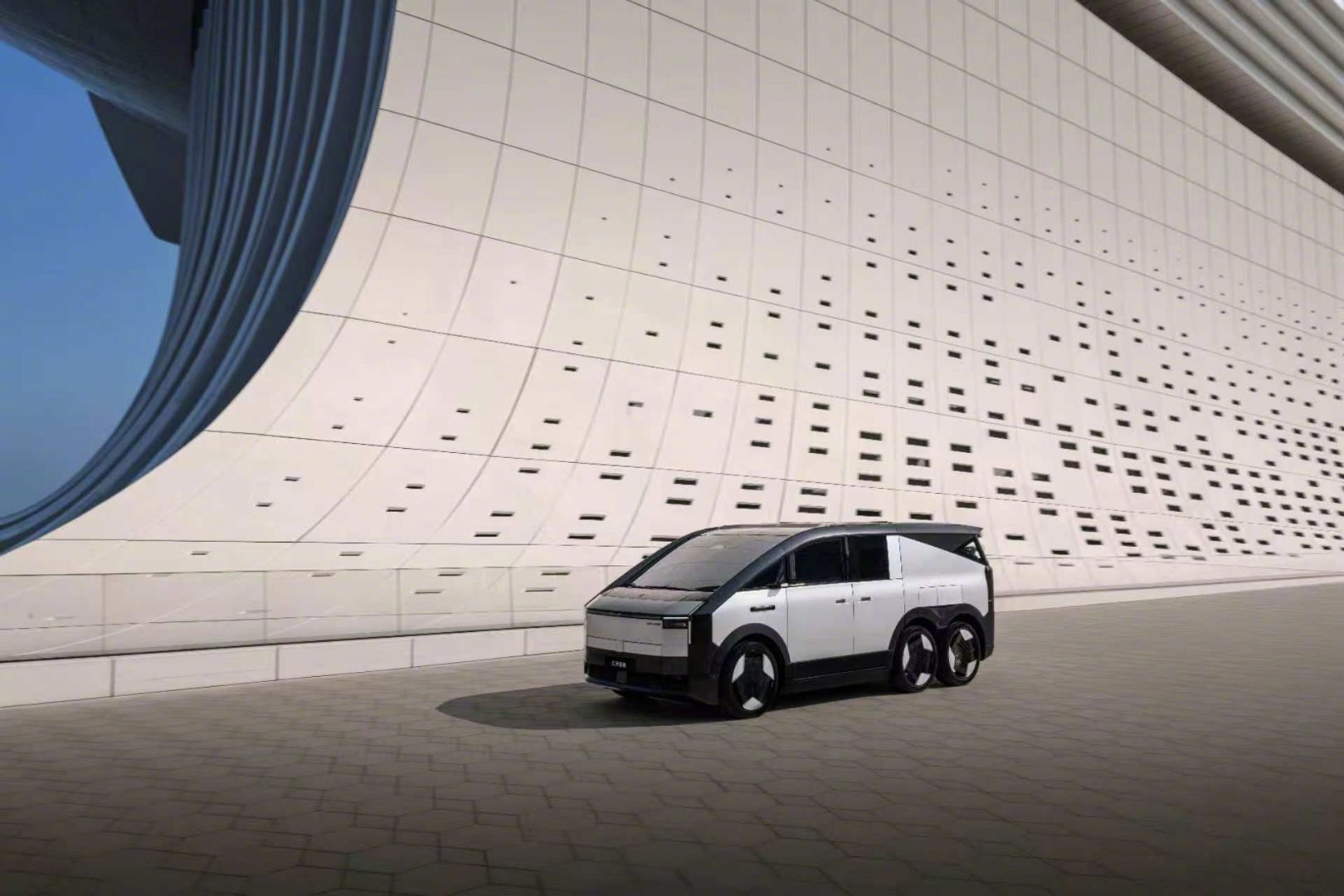 飞行汽车也能选配色了星环银·月岩灰·超星白 🌌色彩命名充满想象力 💫 