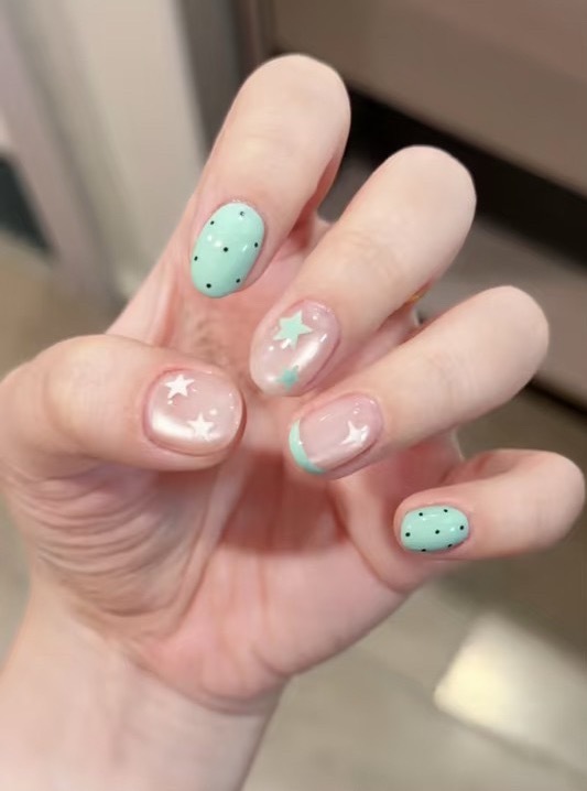 感觉是老娇会喜欢的美甲💅🤔 ​​​