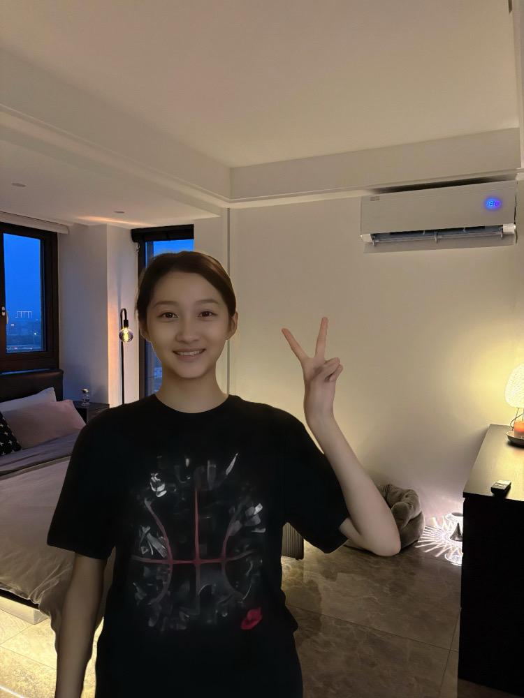 鹿晗是真男人 没想到我姐也是真女人关晓彤