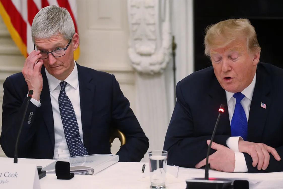 库克又感到头疼了，特朗普发文表示，苹果必须为美国以外生产的iPhone 支付25