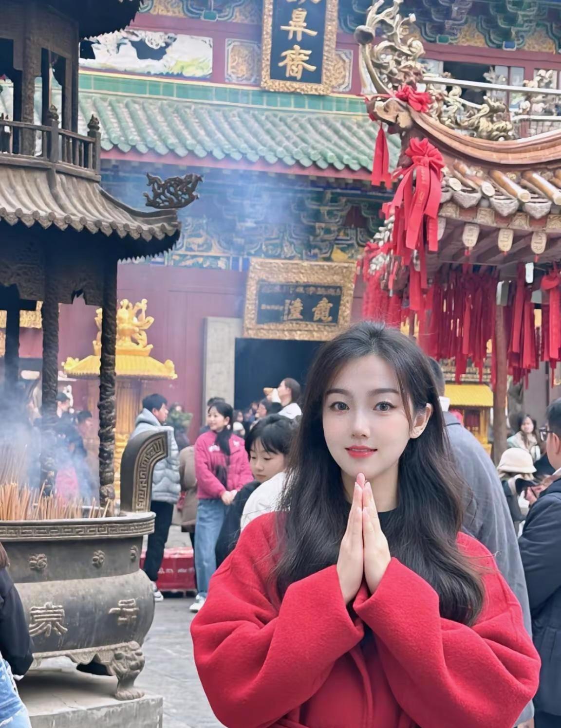 小玉吖💕     沉默是金   心静则灵🙏🙏🙏