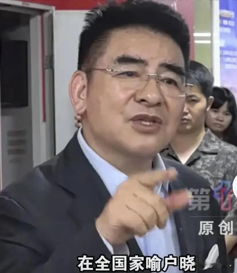 李亚鹏你真的需要站出来给标哥说话了
这次标哥真的生气了
到底谁蹭谁的流量？如果是