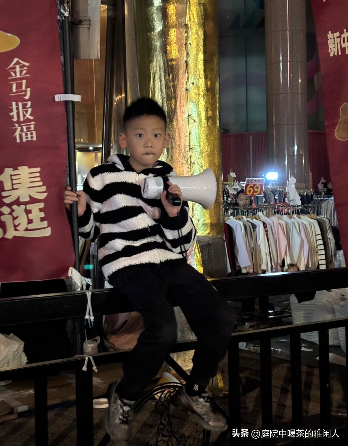 没钱，就不要生二胎！我姐就是前车之鉴，她家大宝才4岁时家里刚买完房，手里一点存