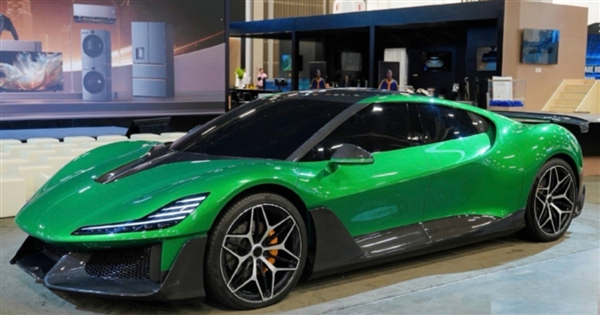 追觅首款超跑亮相CES：造型战斗拉风，马力1876匹 