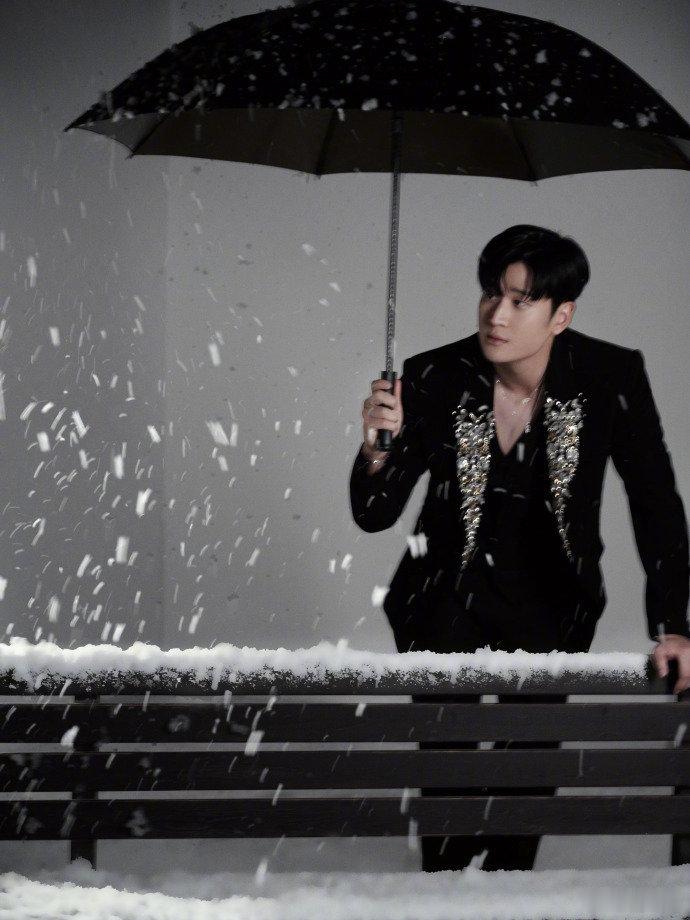 周兴哲北京初雪心软的神声生不息 韩剧欧巴既视感拉满！周兴哲大片遇上北京初雪，浪漫