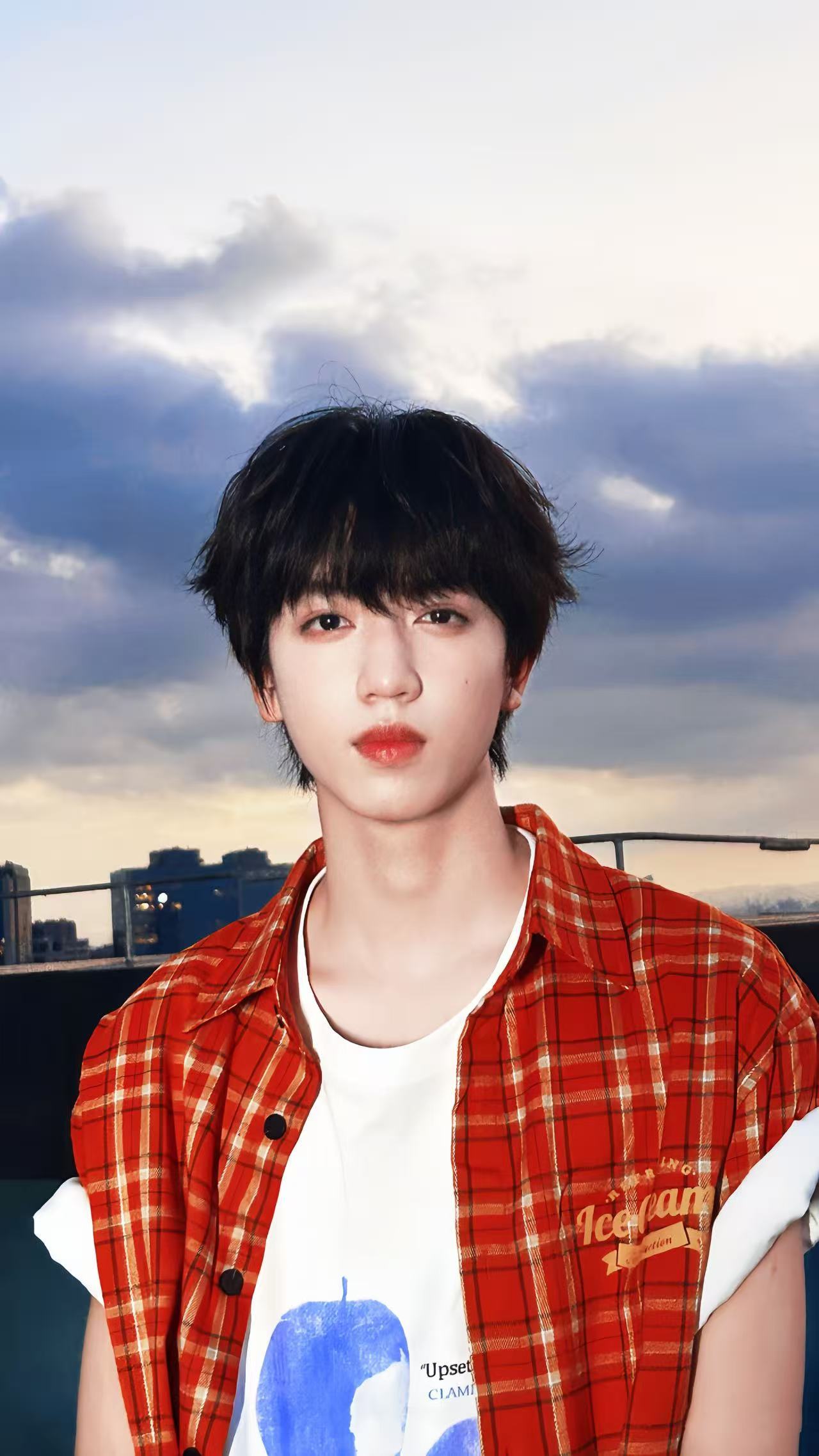 张桂源我们的少年时代2外拍路透青春男神 魅力无限大 真的让人疯狂心动