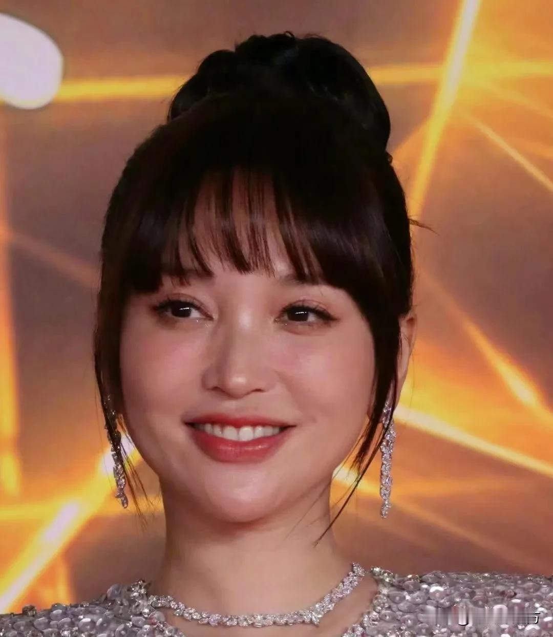 金莎姐弟恋，大家怎么看？
#金莎#