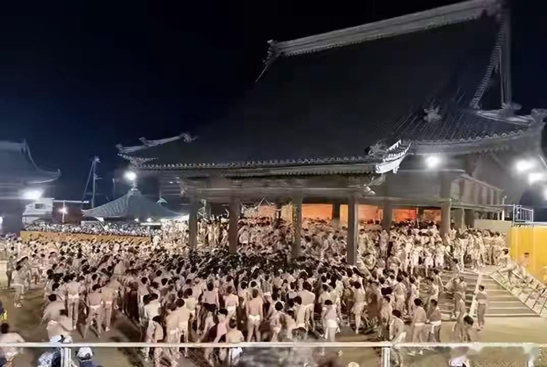 日本  祈福变惊魂！日本500年“裸祭”又出事了。2月21日深夜，冈山西大寺会阳