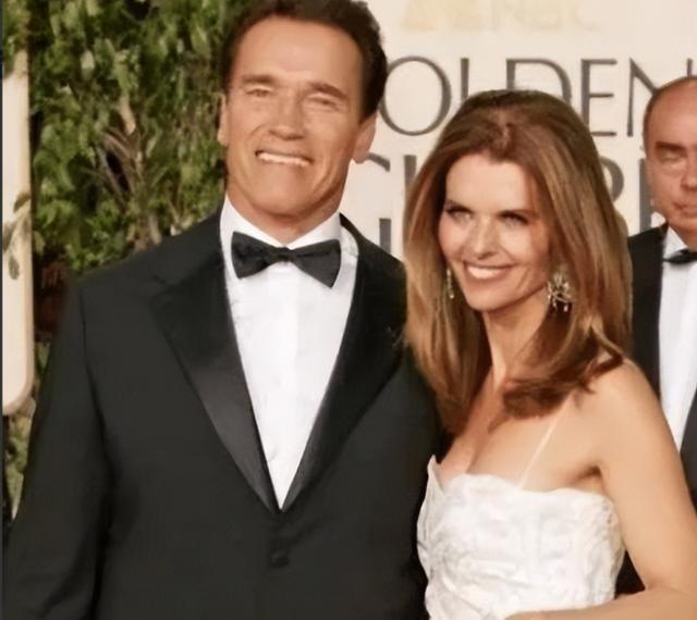 1996年的一天， 施瓦辛格 在家中休息无事，恰巧看到35岁的200斤女佣正打扫