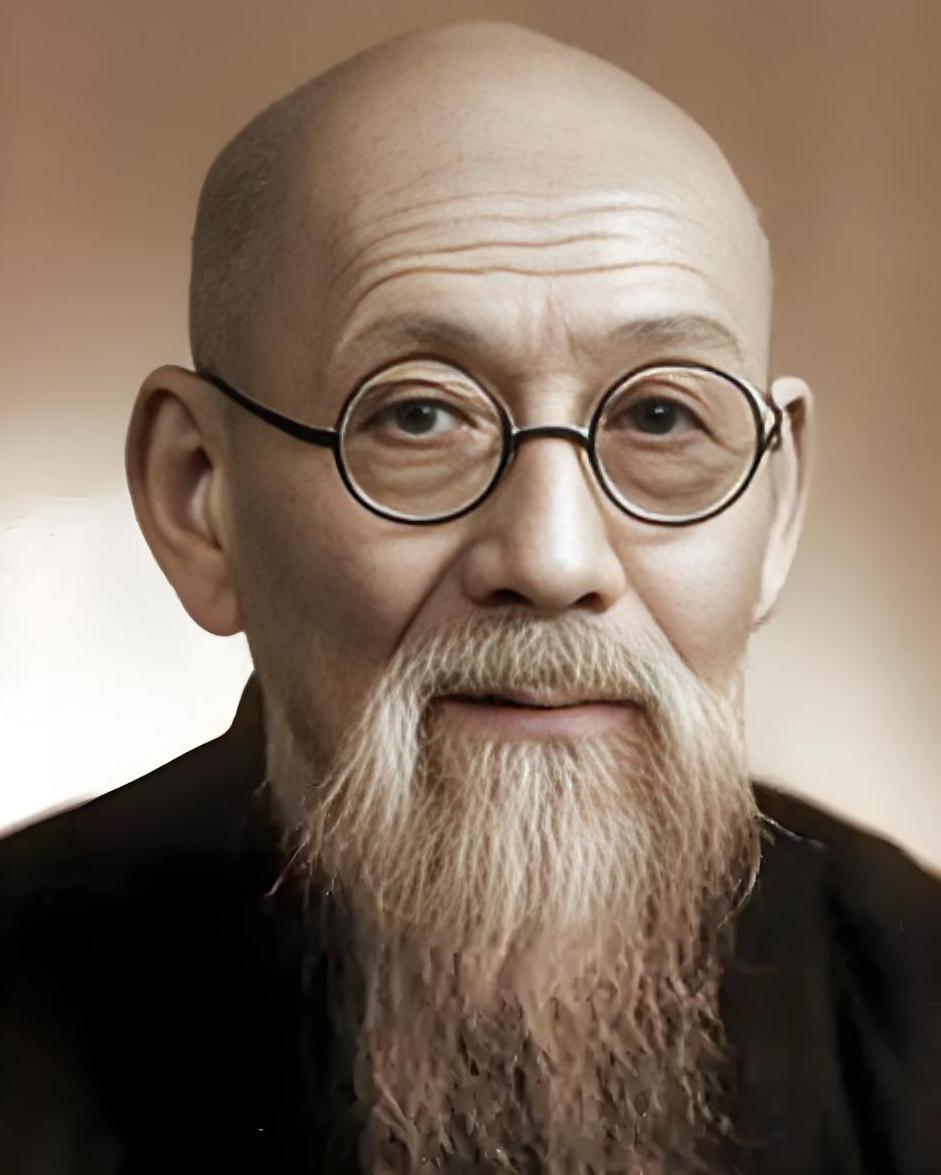他是民国第一清官，敢和蒋介石叫板，不给宋美龄面子，没想到反遭小人造谣，寒心离开遭