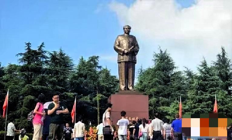 刚和一位从韶山毛主席铜像广场回来的朋友聊完，一个问题让我越想越有感触。我问他，每