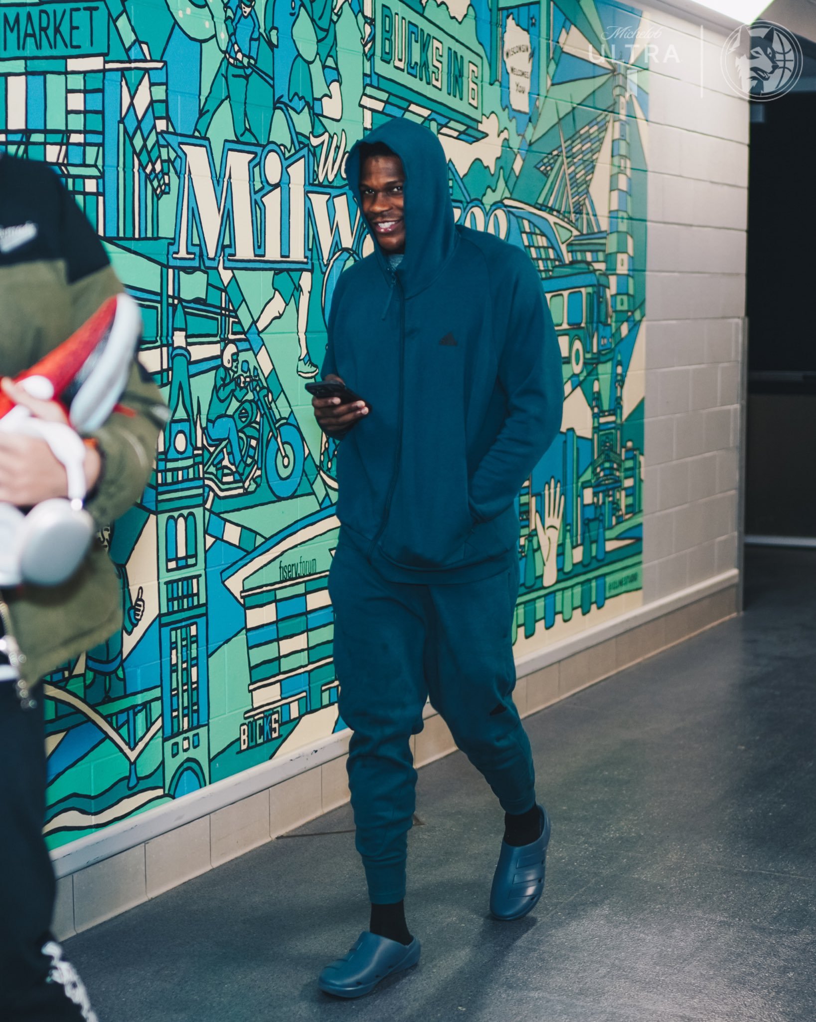 小蓝人爱德华兹小拖鞋整挺好[doge] ​​​