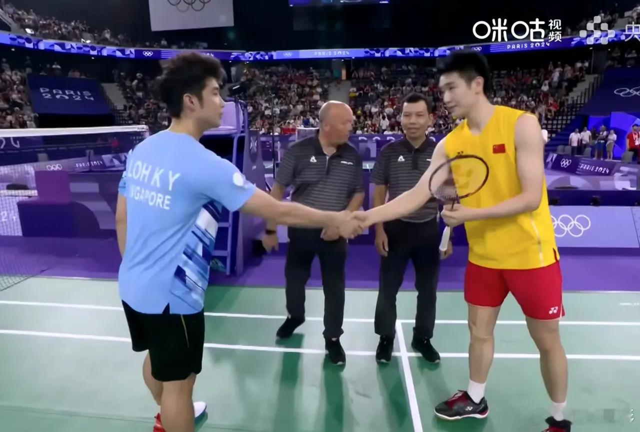 李诗沣🇨🇳 vs 🇸🇬骆建佑！巴黎奥运会羽毛球男单1/8决赛！历史交手记
